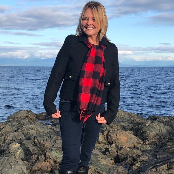 Meet your Posher, Flora - Picture 1 of 1